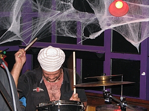 romeo_verzik_2008.11.06_the_hobgoblin__london__036.JPG romeo_verzik_2008.11.06_the_hobgoblin__london__036.JPG