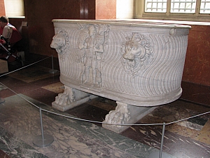 musee_du_louvre_142.jpg musee_du_louvre_142.jpg