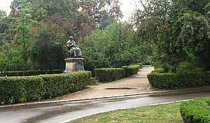 2013_szent_laszlo_bazilika_korul__001.JPG 2013_szent_laszlo_bazilika_korul__001.JPG