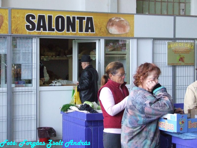 2013_nagyvarad_piac_012_csarnok.JPG