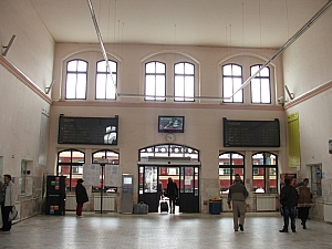 2013_nagyvarad_vasutallomas__013.JPG 2013_nagyvarad_vasutallomas__013.JPG